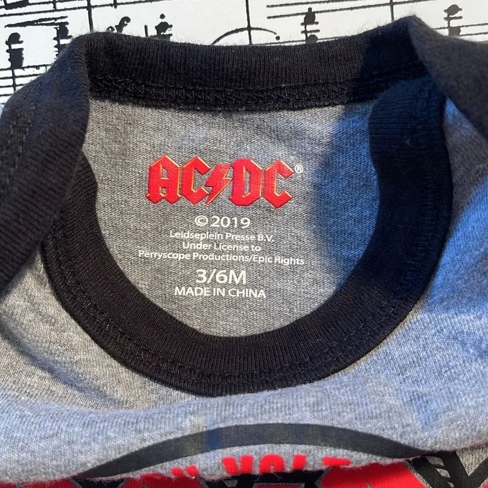 Infant Baby Onesie, 3-6 Months, Gray, Baby Clothing, Like New - Picture 5 of 5